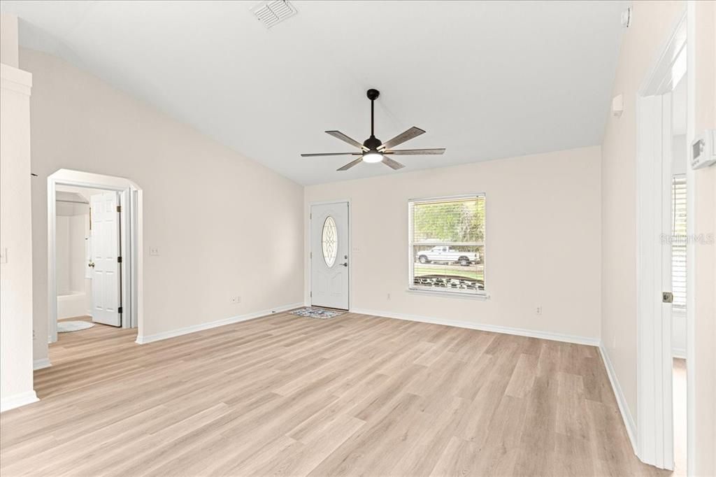 For Sale: $239,000 (3 beds, 2 baths, 1305 Square Feet)