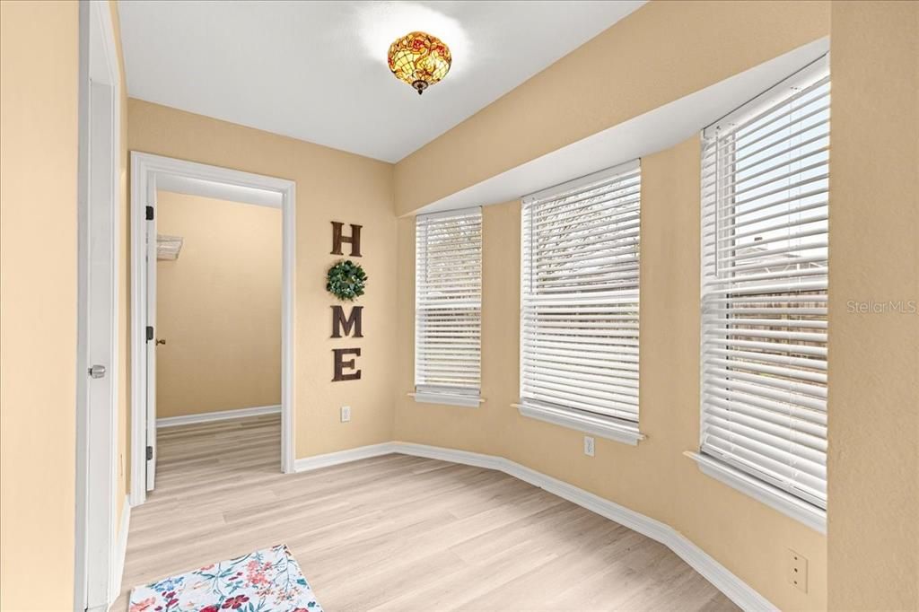 For Sale: $239,000 (3 beds, 2 baths, 1305 Square Feet)