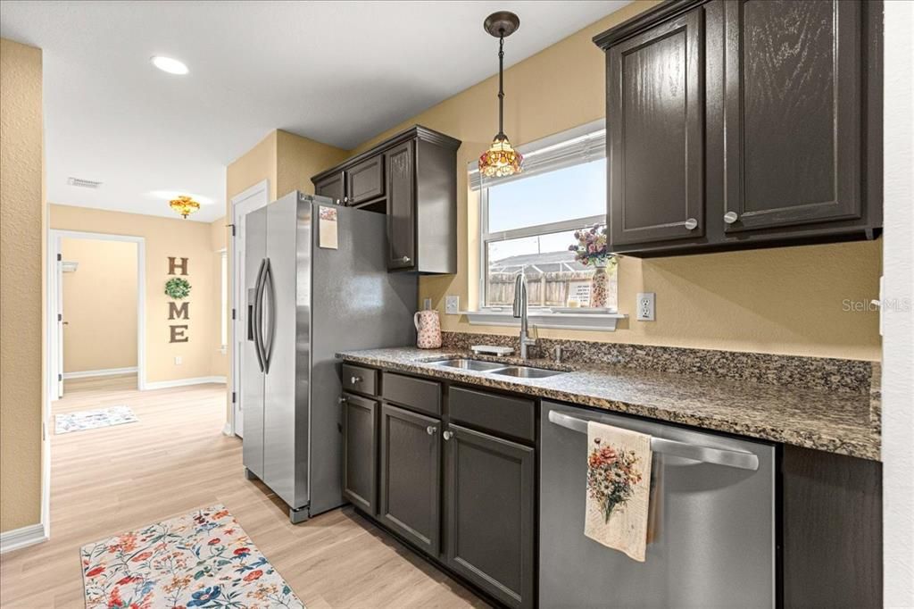 For Sale: $239,000 (3 beds, 2 baths, 1305 Square Feet)