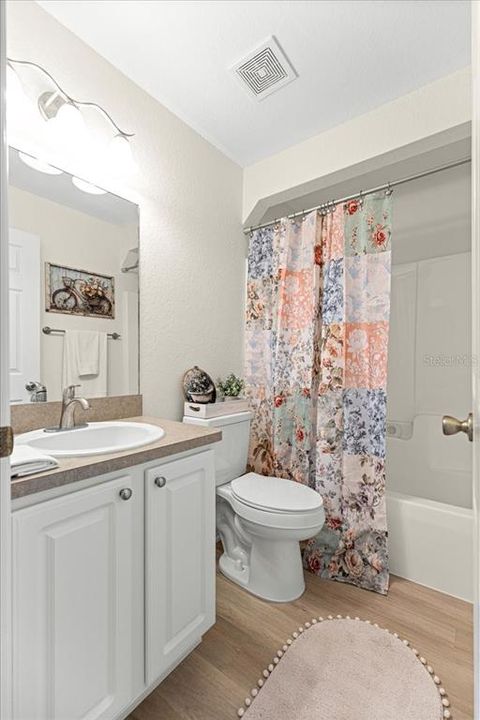 For Sale: $239,000 (3 beds, 2 baths, 1305 Square Feet)