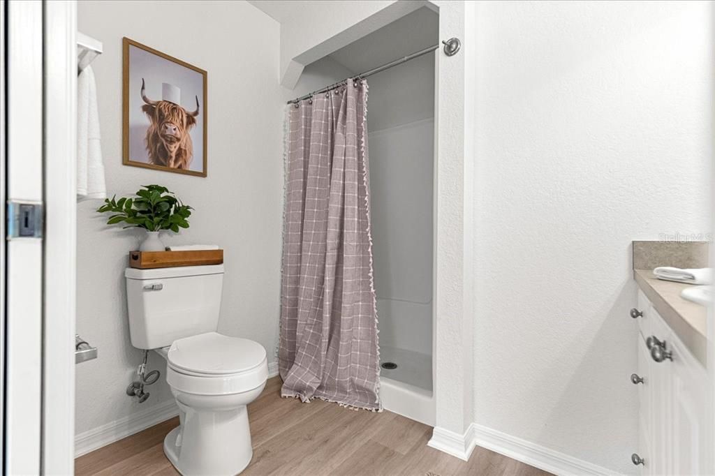 For Sale: $239,000 (3 beds, 2 baths, 1305 Square Feet)