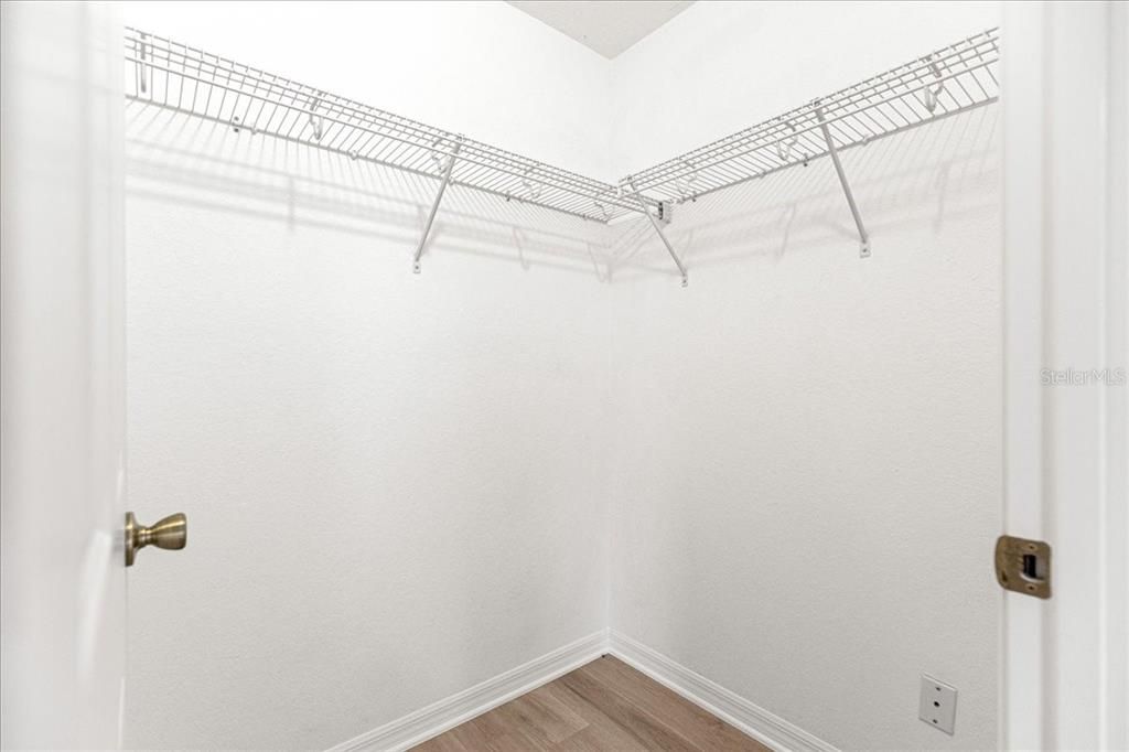 For Sale: $239,000 (3 beds, 2 baths, 1305 Square Feet)