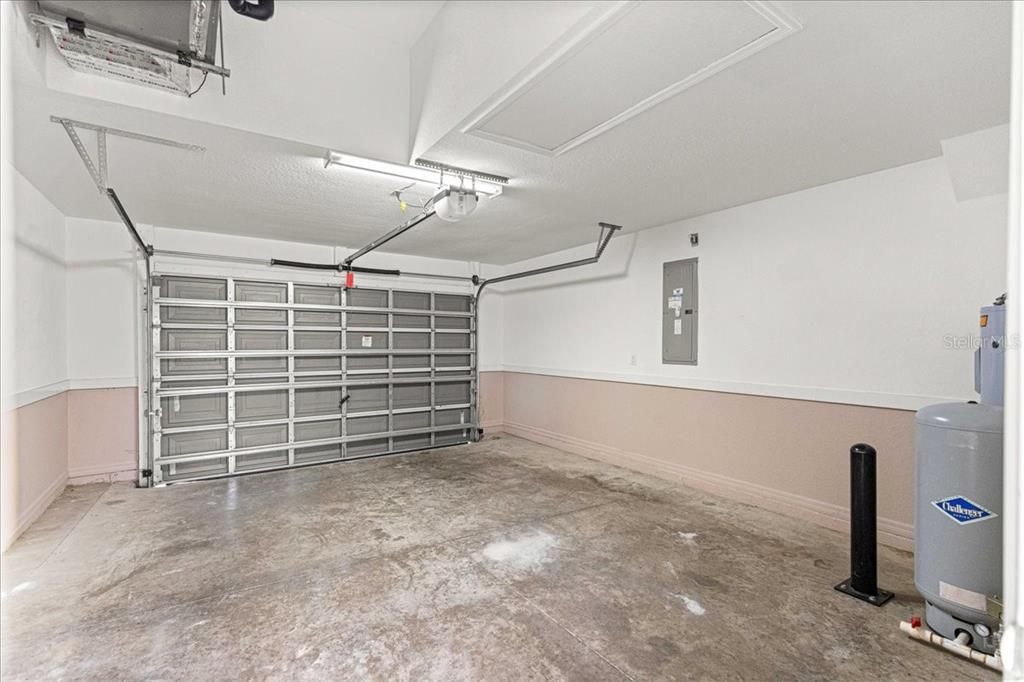 For Sale: $239,000 (3 beds, 2 baths, 1305 Square Feet)