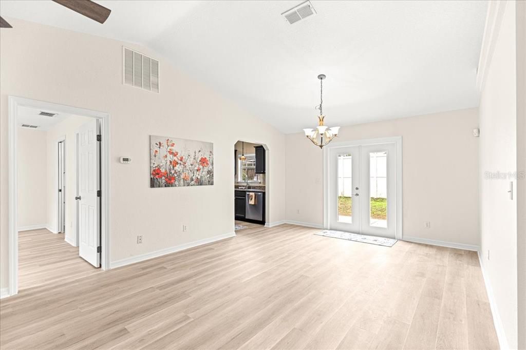 For Sale: $239,000 (3 beds, 2 baths, 1305 Square Feet)