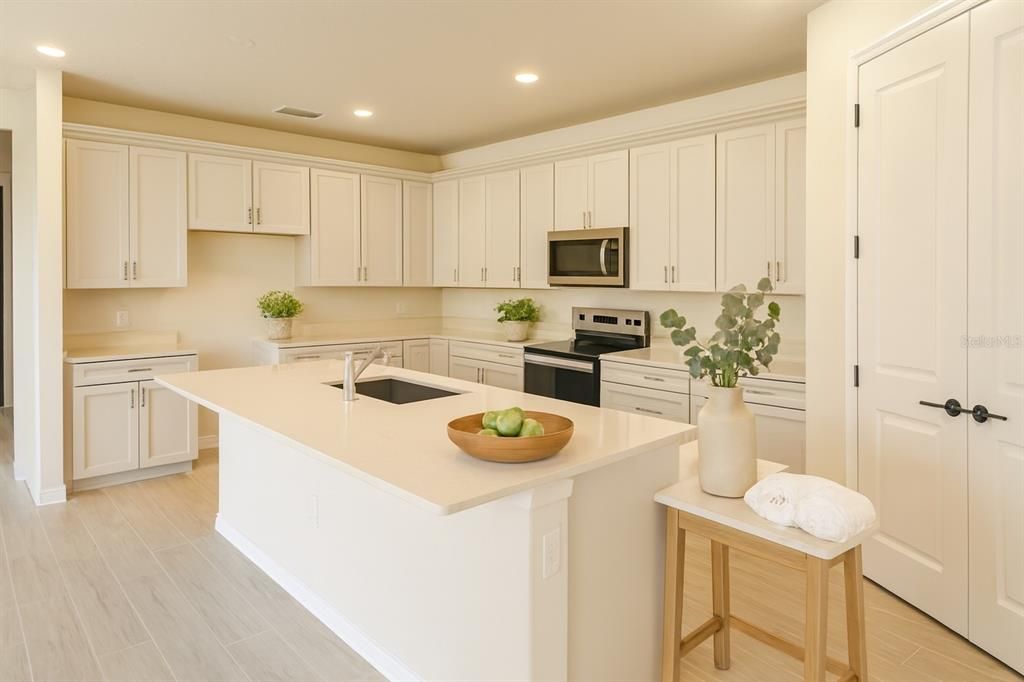 En Renta: $4,700 (7 camas, 4 baños, 4315 Pies cuadrados)