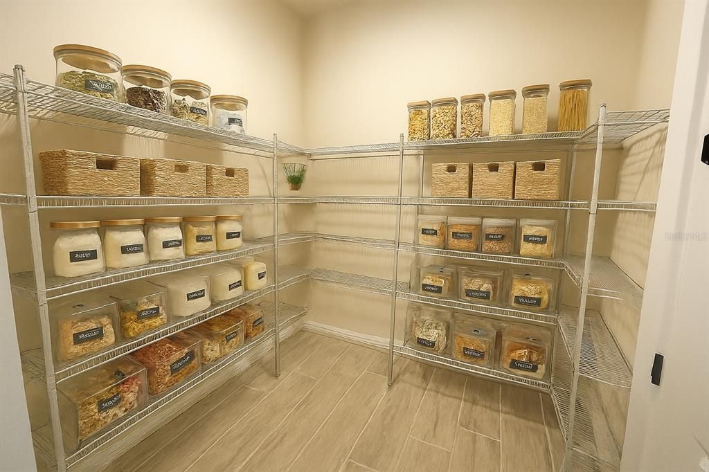 En Renta: $4,700 (7 camas, 4 baños, 4315 Pies cuadrados)