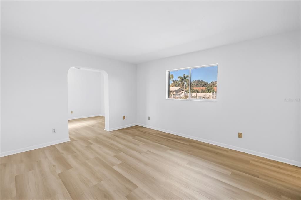 На продажу: $359,000 (2 спален, 2 ванн, 1242 Квадратных фут)