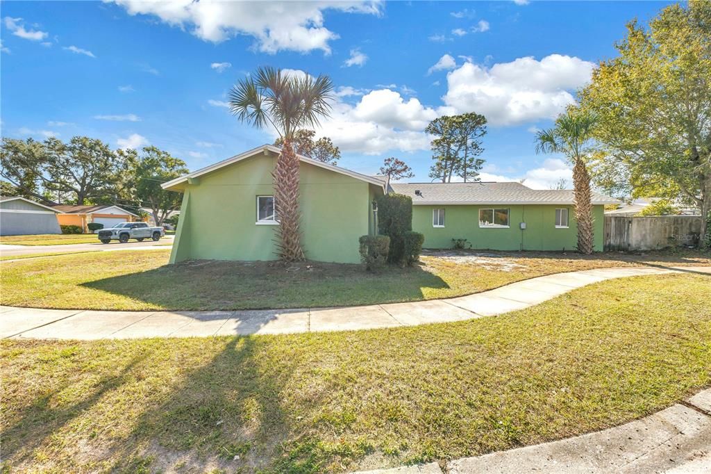 На продажу: $359,000 (2 спален, 2 ванн, 1242 Квадратных фут)