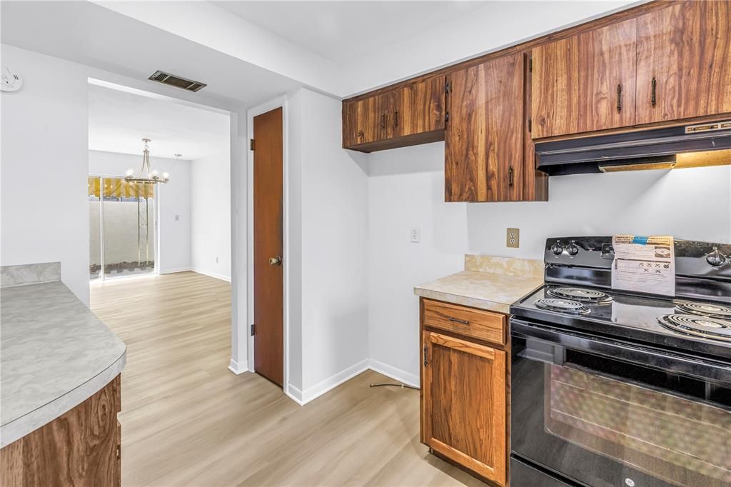 На продажу: $359,000 (2 спален, 2 ванн, 1242 Квадратных фут)