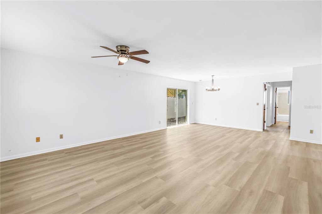 На продажу: $359,000 (2 спален, 2 ванн, 1242 Квадратных фут)