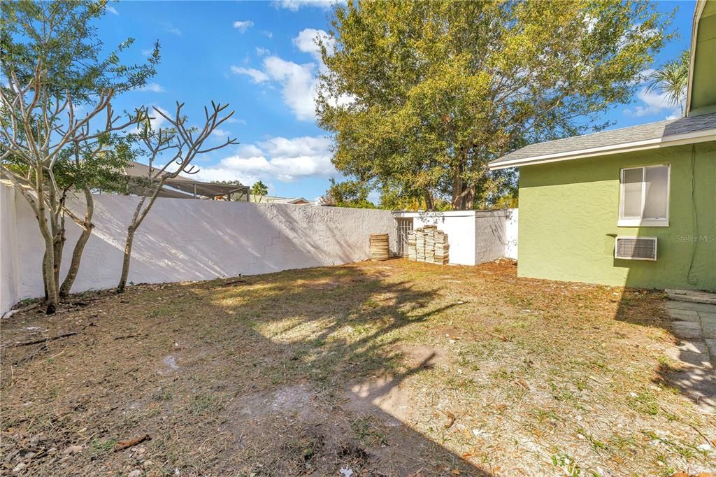 For Sale: $359,000 (2 beds, 2 baths, 1242 Square Feet)