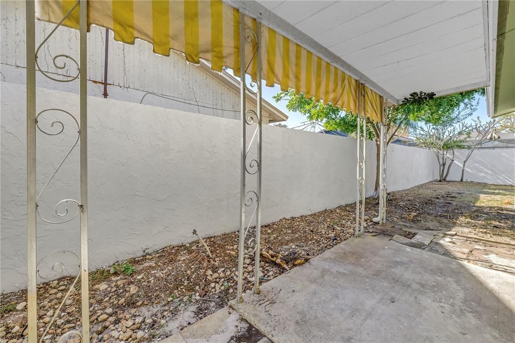 На продажу: $359,000 (2 спален, 2 ванн, 1242 Квадратных фут)