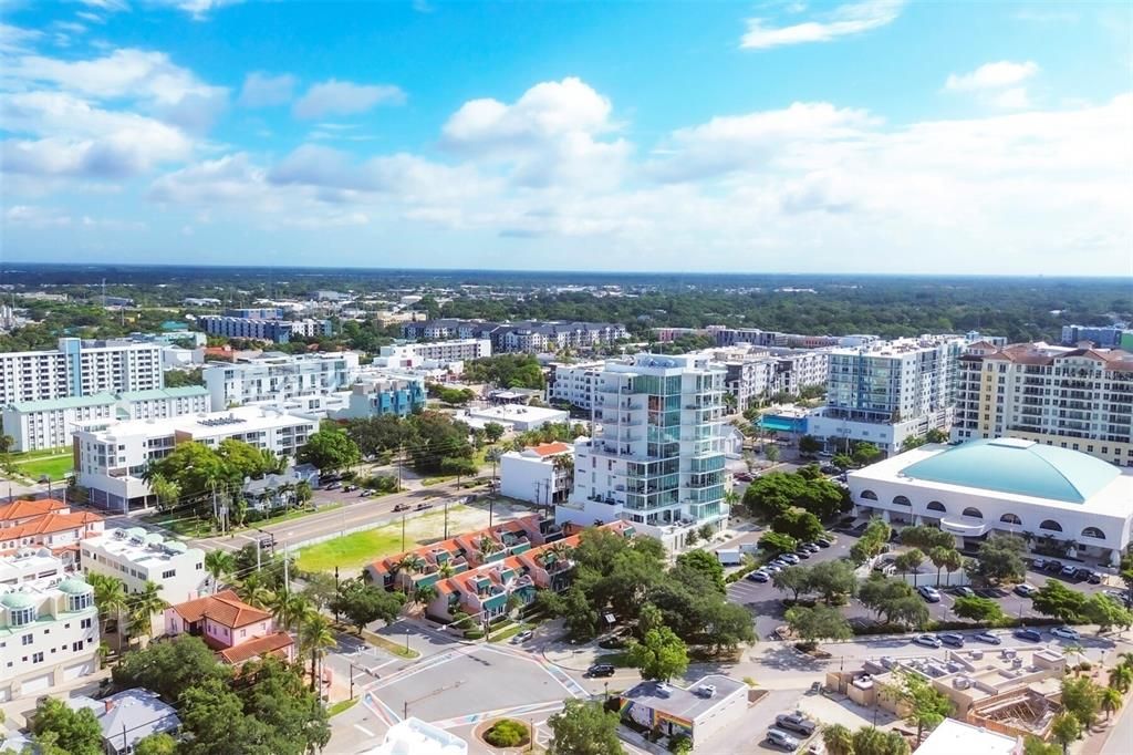 For Sale: $1,150,000 (2 beds, 2 baths, 1721 Square Feet)