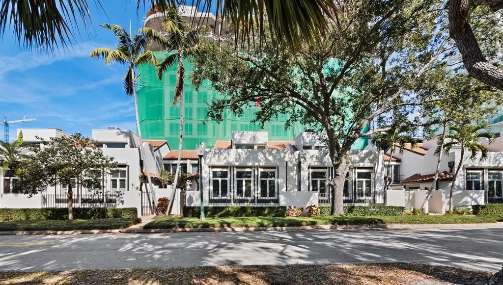 For Sale: $1,150,000 (2 beds, 2 baths, 1721 Square Feet)