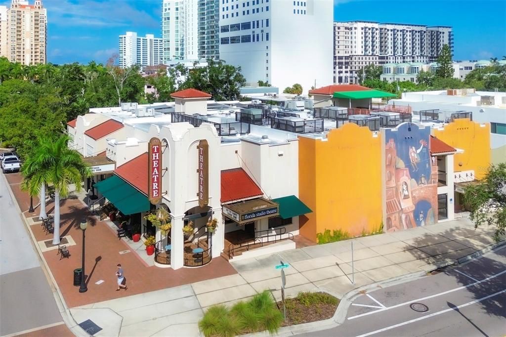 For Sale: $1,150,000 (2 beds, 2 baths, 1721 Square Feet)