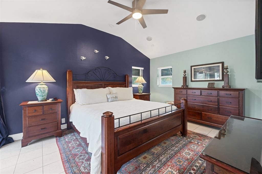 For Sale: $1,150,000 (2 beds, 2 baths, 1721 Square Feet)