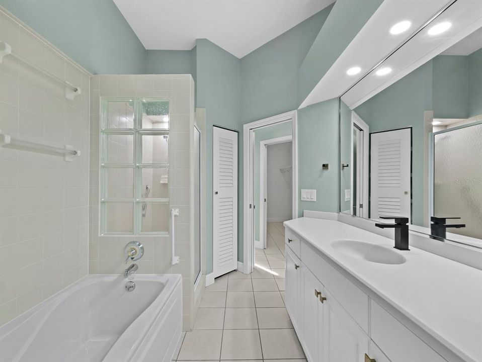 For Sale: $1,150,000 (2 beds, 2 baths, 1721 Square Feet)