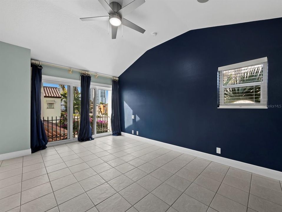 For Sale: $1,150,000 (2 beds, 2 baths, 1721 Square Feet)