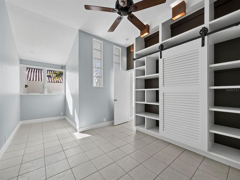 For Sale: $1,150,000 (2 beds, 2 baths, 1721 Square Feet)