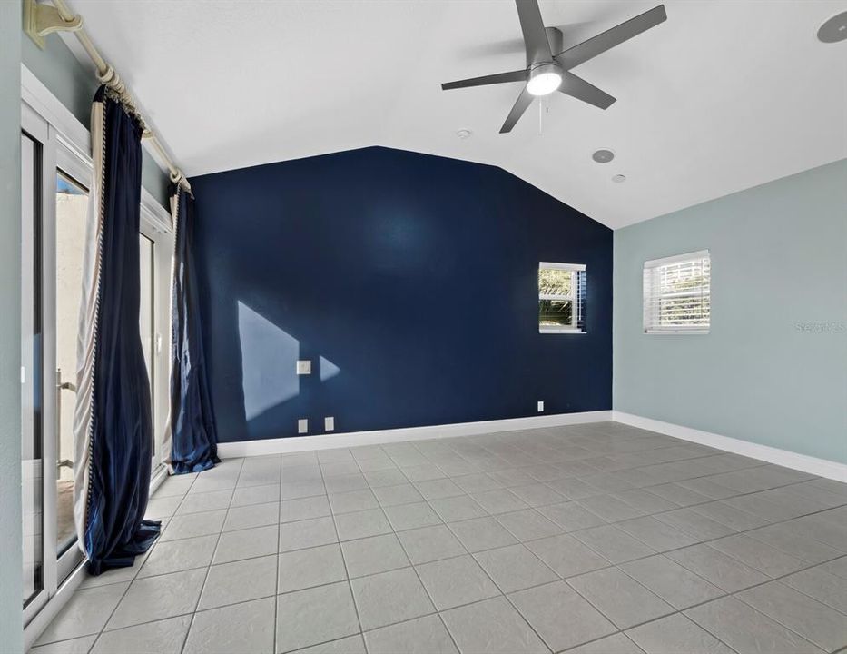 For Sale: $1,150,000 (2 beds, 2 baths, 1721 Square Feet)