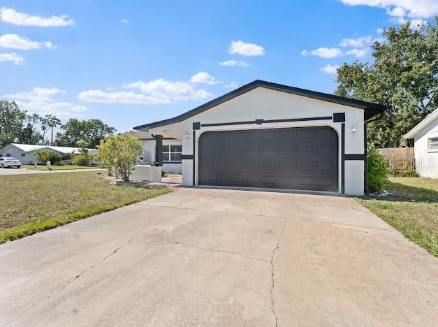 For Sale: $300,000 (3 beds, 2 baths, 1549 Square Feet)