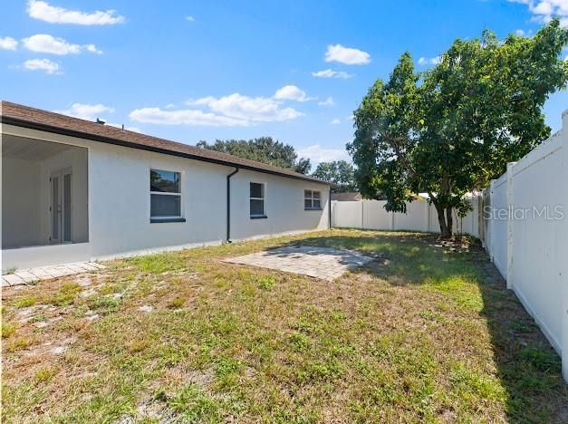 For Sale: $300,000 (3 beds, 2 baths, 1549 Square Feet)