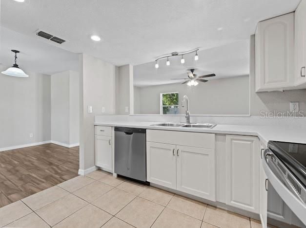 For Sale: $300,000 (3 beds, 2 baths, 1549 Square Feet)