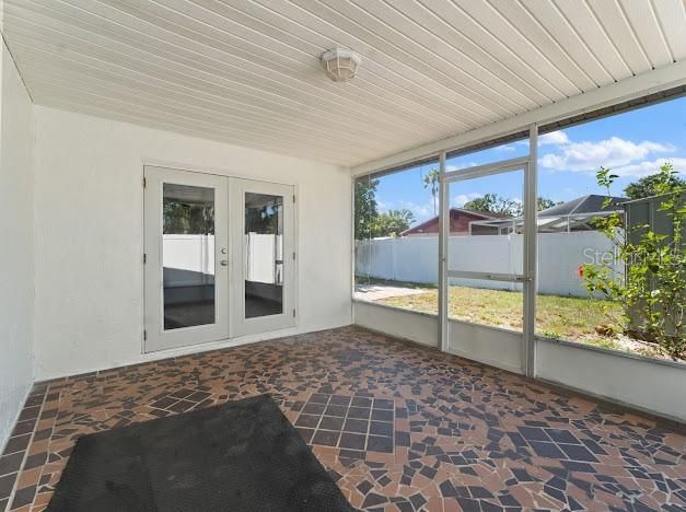 For Sale: $300,000 (3 beds, 2 baths, 1549 Square Feet)