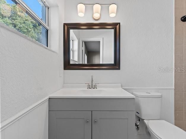 For Sale: $300,000 (3 beds, 2 baths, 1549 Square Feet)