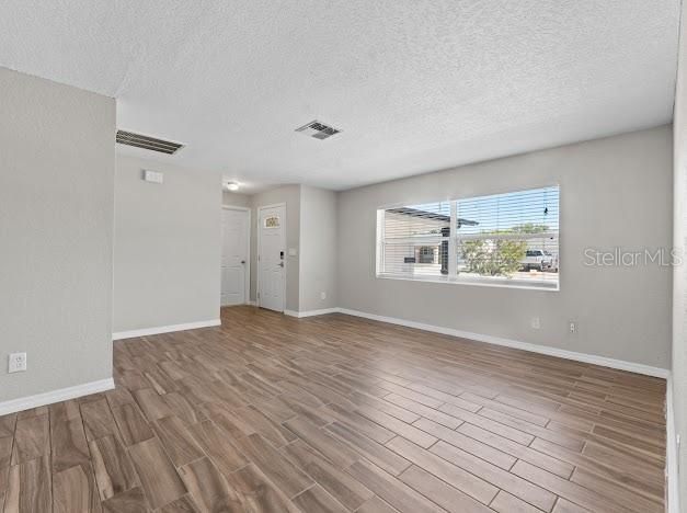 For Sale: $300,000 (3 beds, 2 baths, 1549 Square Feet)