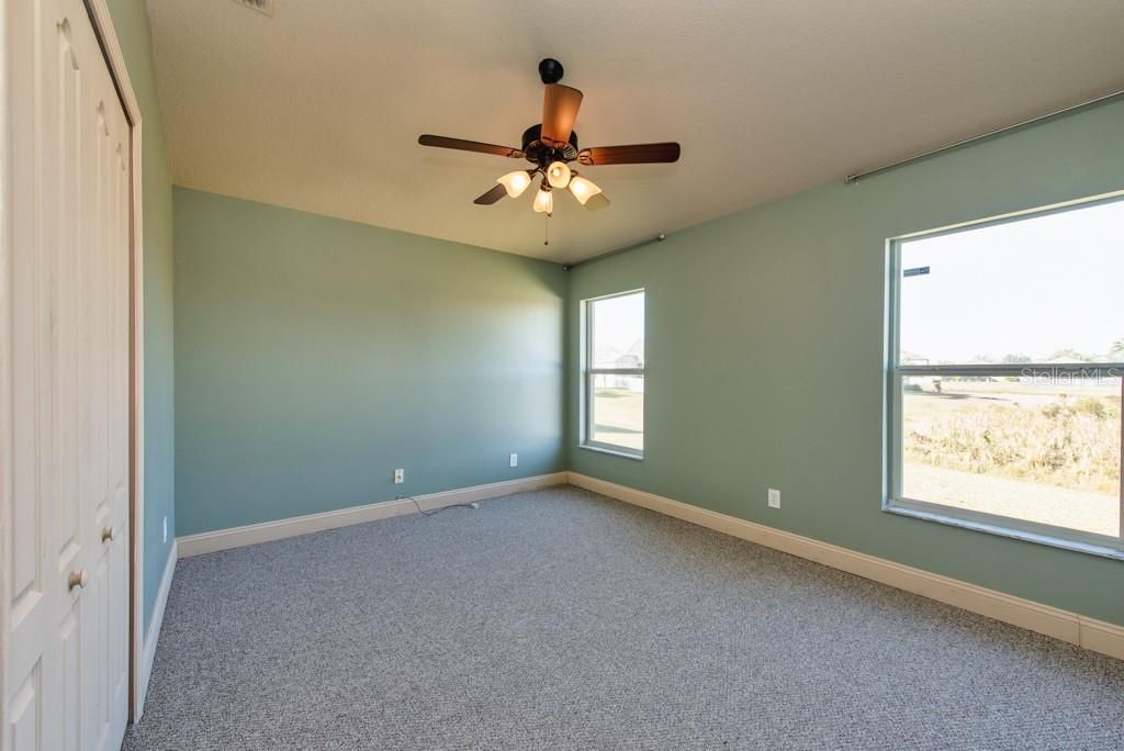 待售: $405,000 (4 贝兹, 2 浴室, 2112 平方英尺)