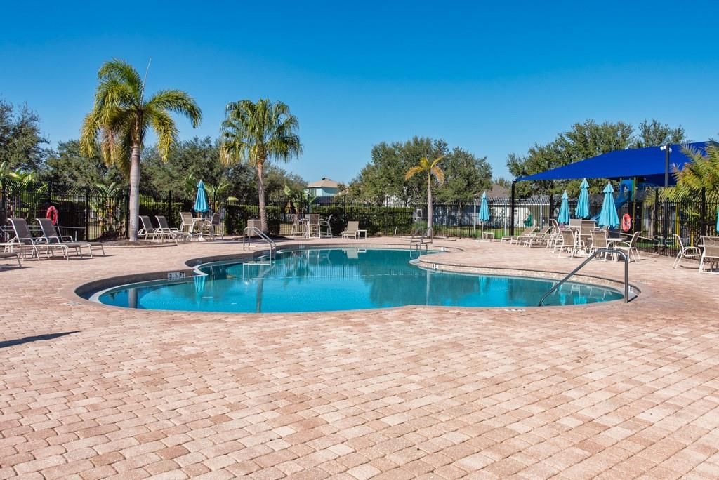 待售: $405,000 (4 贝兹, 2 浴室, 2112 平方英尺)