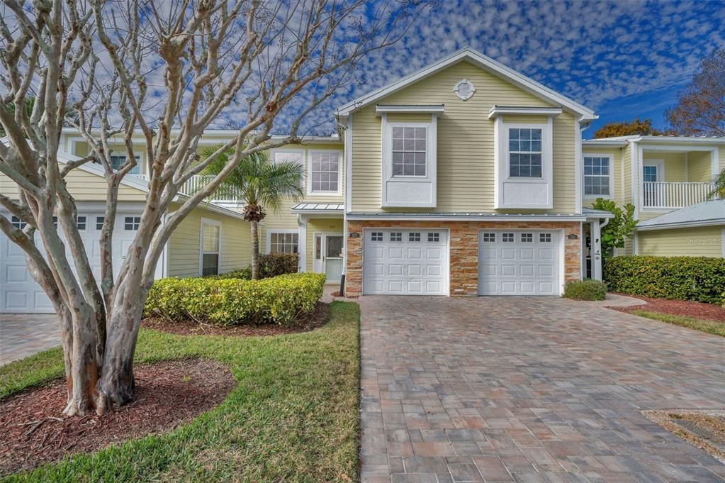 Recently Rented: $3,000 (3 beds, 2 baths, 2049 Square Feet)