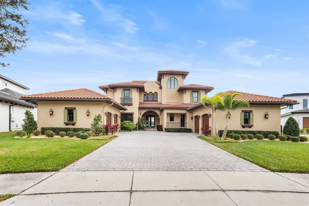 For Sale: $3,250,000 (5 beds, 4 baths, 5713 Square Feet)