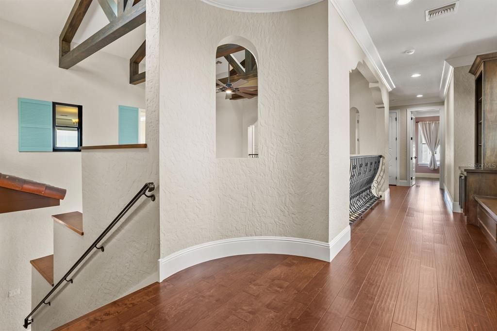 For Sale: $3,250,000 (5 beds, 4 baths, 5713 Square Feet)