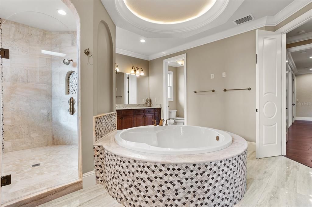 For Sale: $3,250,000 (5 beds, 4 baths, 5713 Square Feet)