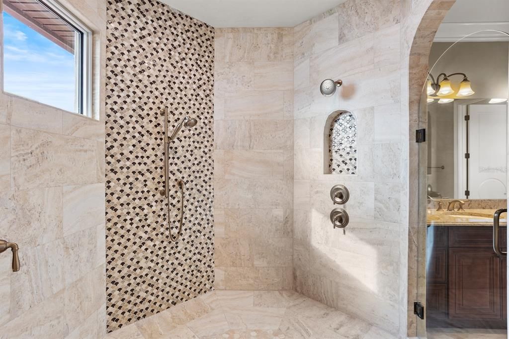 For Sale: $3,250,000 (5 beds, 4 baths, 5713 Square Feet)