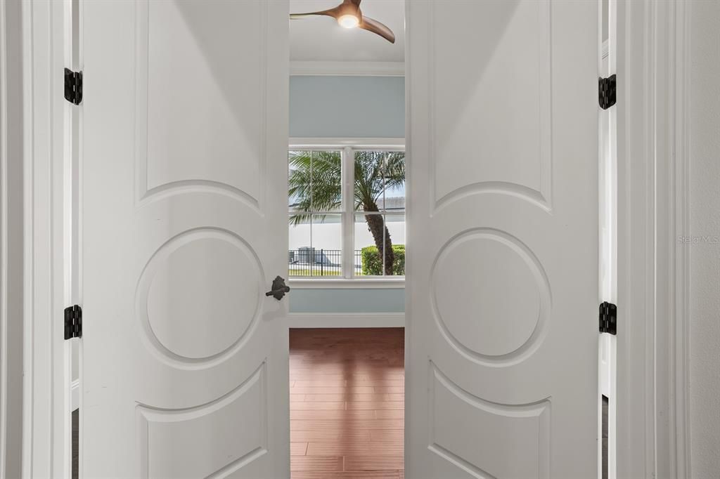 For Sale: $3,250,000 (5 beds, 4 baths, 5713 Square Feet)