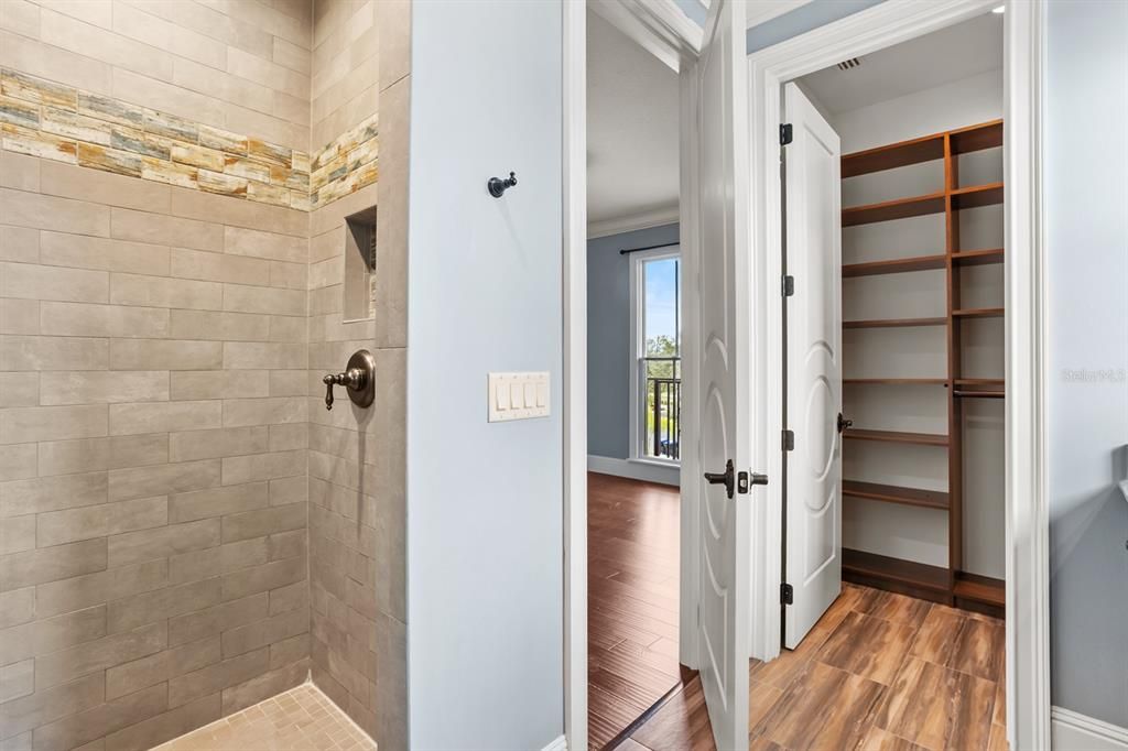 For Sale: $3,250,000 (5 beds, 4 baths, 5713 Square Feet)