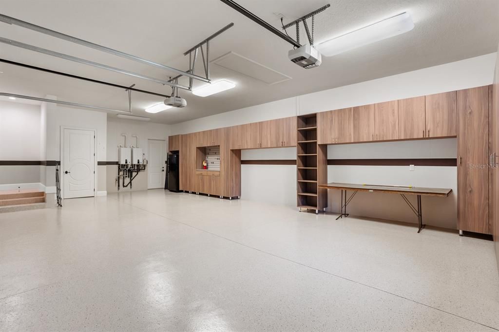 For Sale: $3,250,000 (5 beds, 4 baths, 5713 Square Feet)