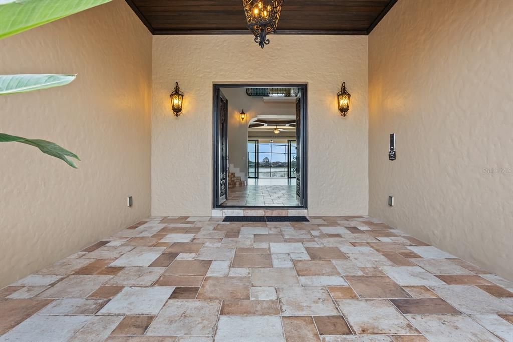 For Sale: $3,250,000 (5 beds, 4 baths, 5713 Square Feet)