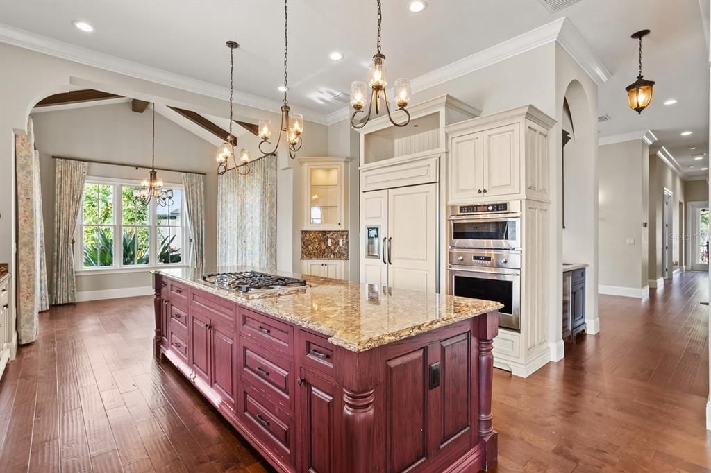 For Sale: $3,250,000 (5 beds, 4 baths, 5713 Square Feet)