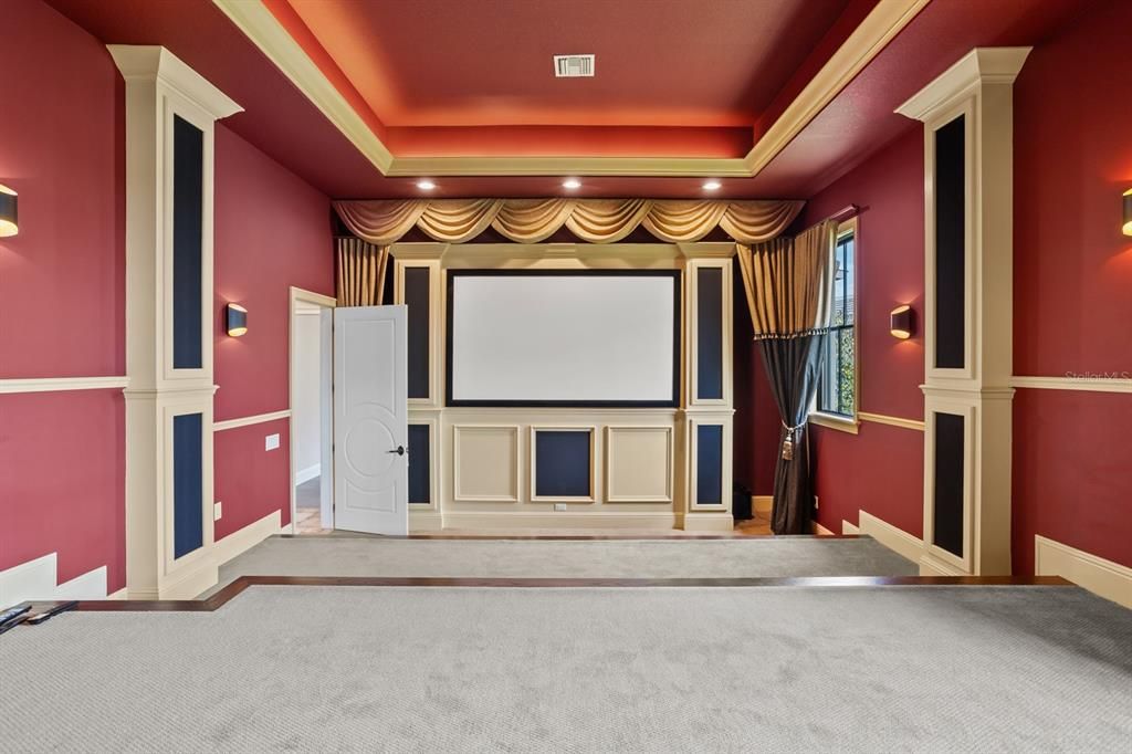 For Sale: $3,250,000 (5 beds, 4 baths, 5713 Square Feet)