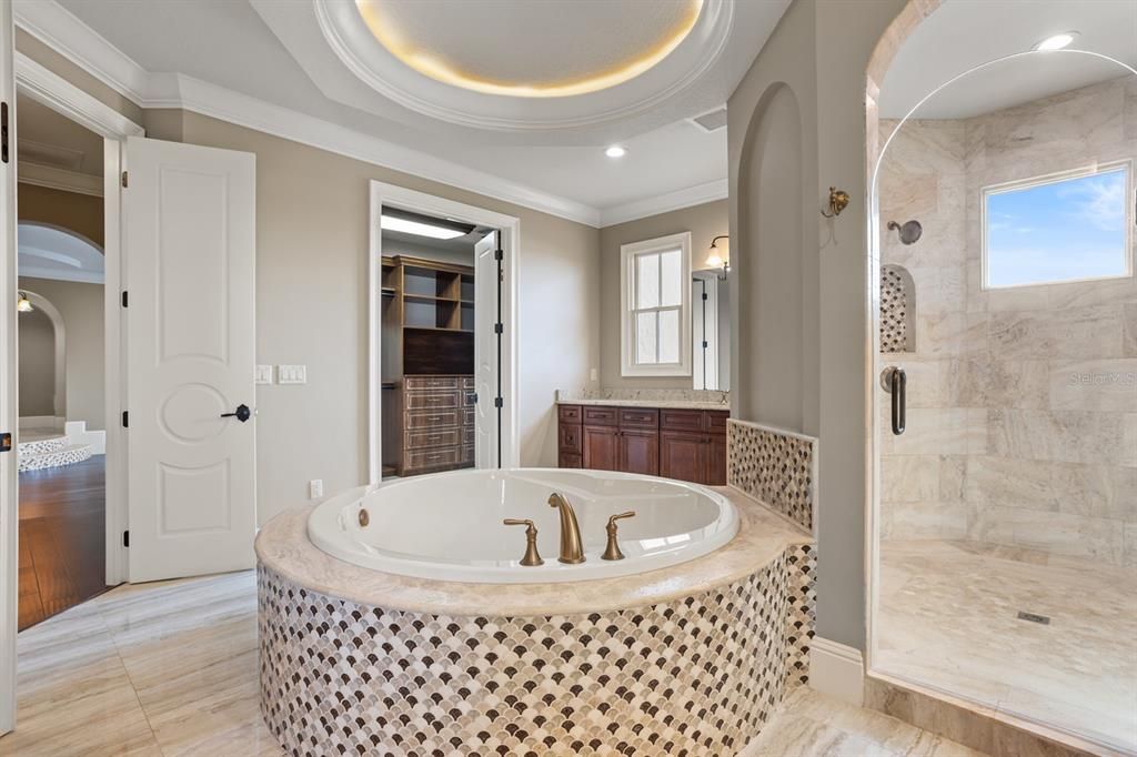 For Sale: $3,250,000 (5 beds, 4 baths, 5713 Square Feet)