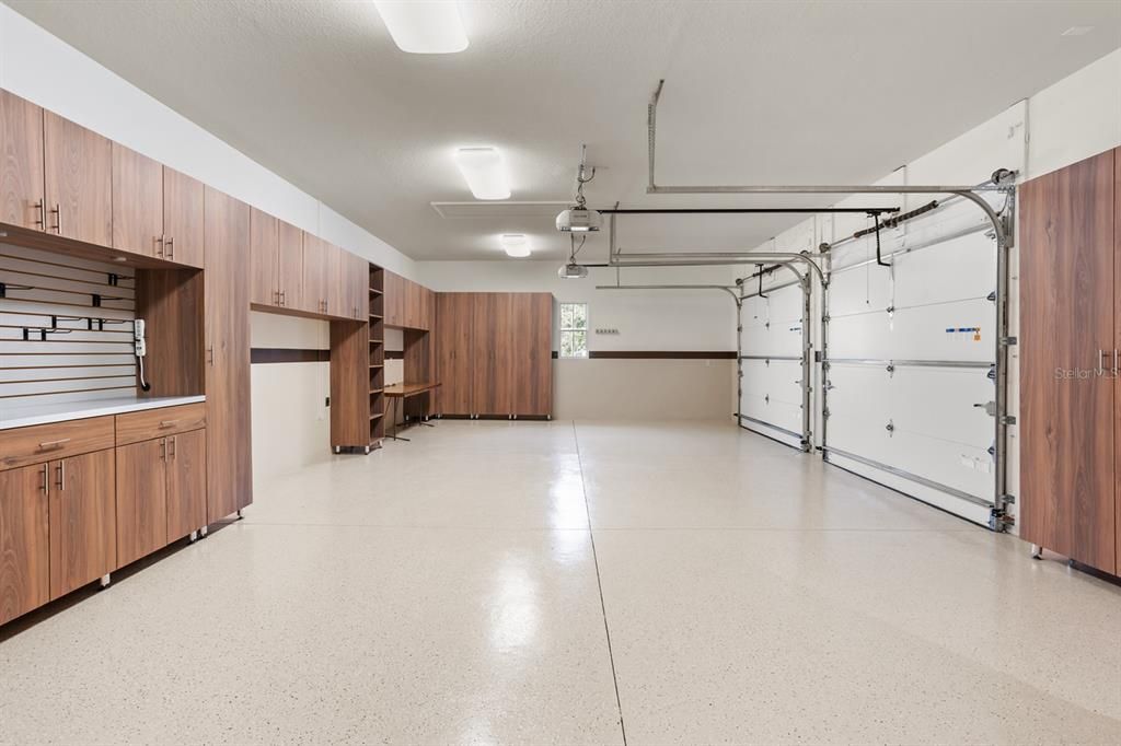 For Sale: $3,250,000 (5 beds, 4 baths, 5713 Square Feet)