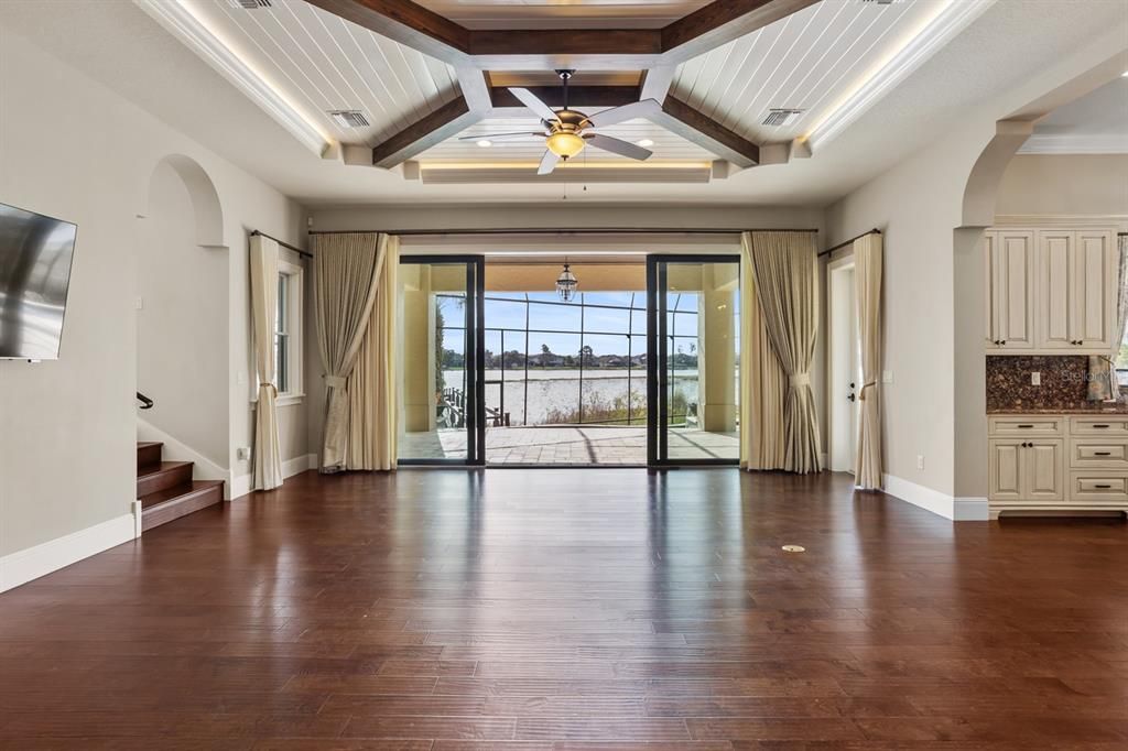 For Sale: $3,250,000 (5 beds, 4 baths, 5713 Square Feet)