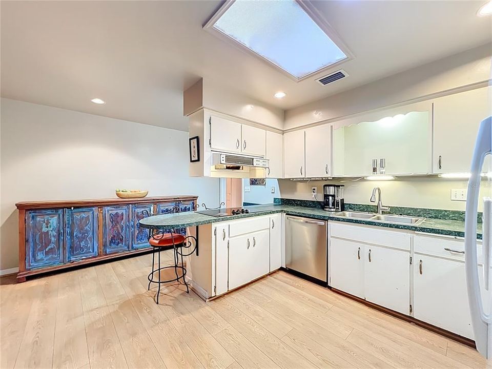 For Sale: $499,000 (4 beds, 3 baths, 1871 Square Feet)