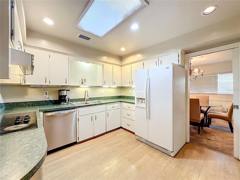 For Sale: $499,000 (4 beds, 3 baths, 1871 Square Feet)