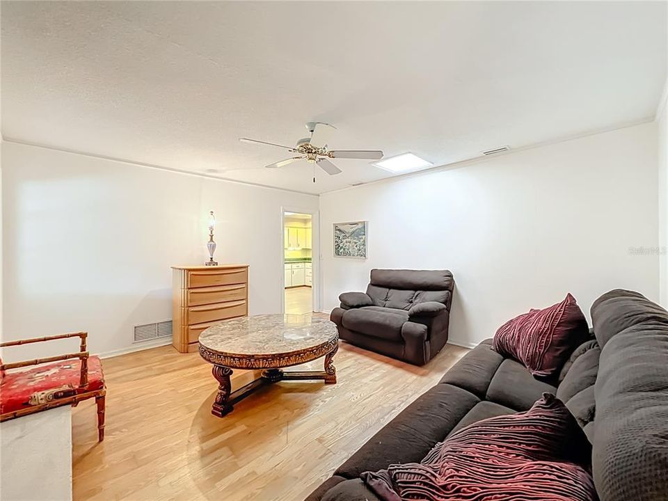 For Sale: $499,000 (4 beds, 3 baths, 1871 Square Feet)