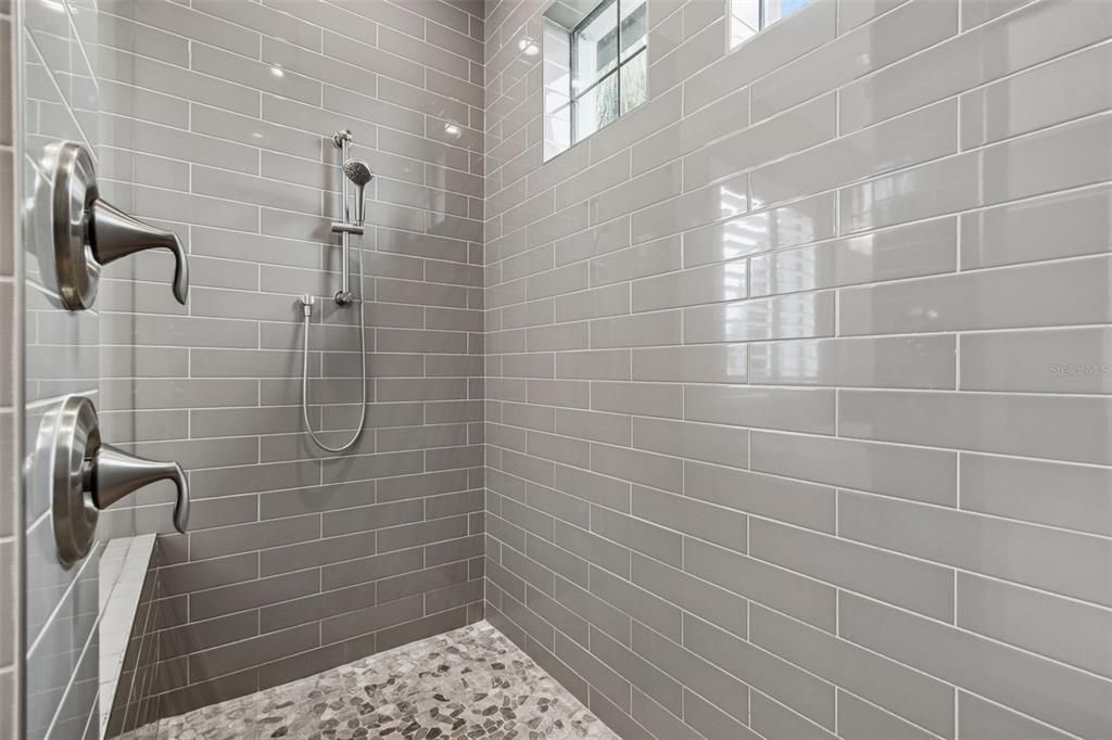 На продажу: $1,290,000 (4 спален, 3 ванн, 3687 Квадратных фут)